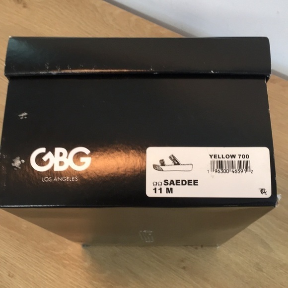 New WB Woman’s GBG Sadee Sandals - Picture 7 of 7